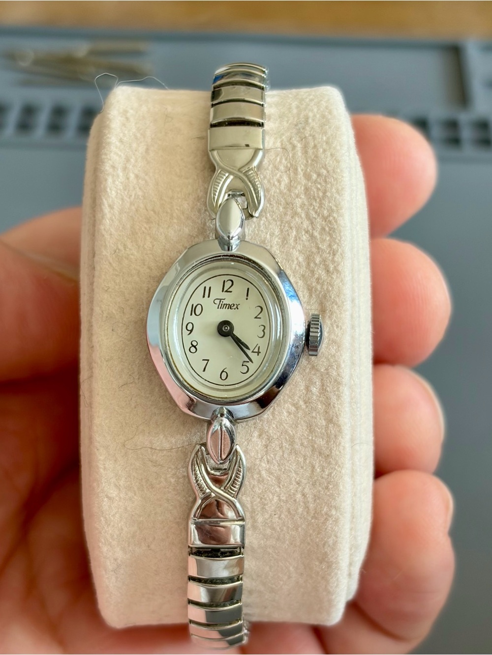 Vintage Timex Ladies Silver Tone Mechanical Wind Watch 17mm Excellent